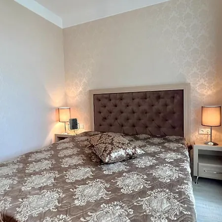 Bratanov Harmony Monte Carlo Apartment *